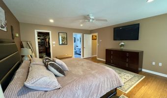 355 Oregon Rd, Cheshire, CT 06410