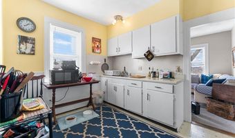 2 Chilton St, Bristol, RI 02809