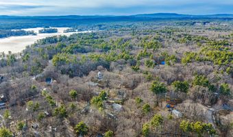 162 Lakeside Oaks Dr, Barrington, NH 03825