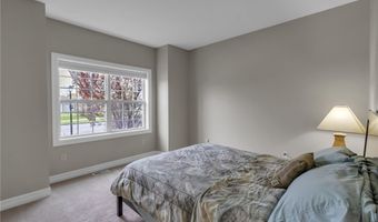 72 Dockside Pkwy, Amherst, NY 14051