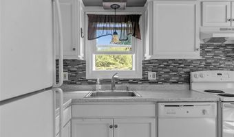 55 Homer St B, Newport, RI 02840
