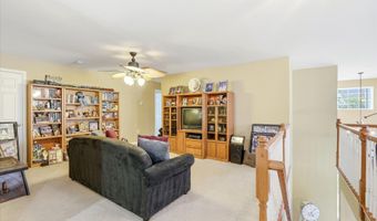8 Meadowbrook Aly, Barnegat, NJ 08005