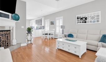 7 Daisy Ln, Coventry, RI 02816