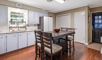 1010 Eaton Dr, Abbeville, LA 70510