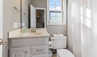 610 Seymour St, Aberdeen, NC 28315