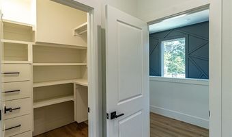 2 Scotch Broom Pl, Bella Vista, AR 72715