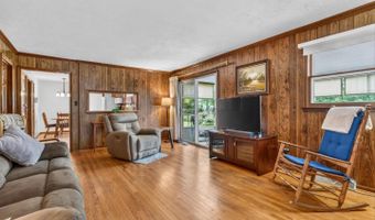 114 W SAVANNAH Dr, Bear, DE 19701