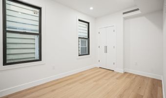 31 W 46TH St A, Bayonne, NJ 07002