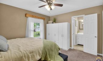 211 W 4th St, Auburn, KS 66402