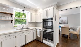 486 Edgeworthe Dr SE, Ada, MI 49301