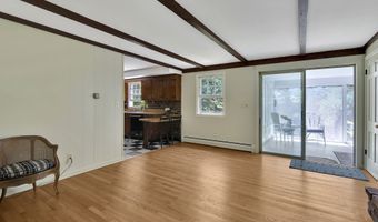 3 Deerfield Dr, Clinton, CT 06413