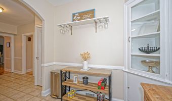 5 Kakely St, Albany, NY 12208