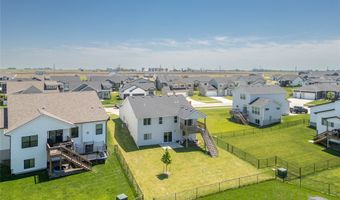 706 NE Country Meadow Dr, Ankeny, IA 50021