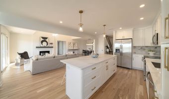 74 Quarry Dock Rd 74, Branford, CT 06405