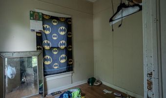 517 W 3rd St, Anderson, MO 64831
