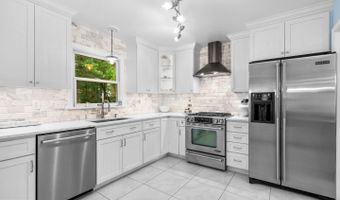 10812 GREEN ASH Ln, Beltsville, MD 20705