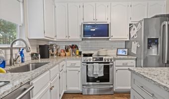 10676 N Oak Crest Dr, Biloxi, MS 39532