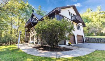 107 Fresh Pond Ln, Brookline, NH 03033
