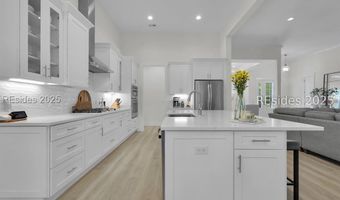 6 Meridian Point Dr, Bluffton, SC 29910