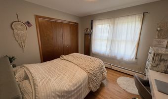 34 Kelly Crest Rd, Branford, CT 06405