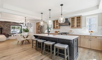 22 Castle St 3, East Greenwich, RI 02818