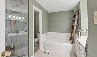 277 S PICKETT St 302, Alexandria, VA 22304