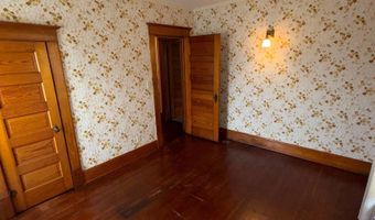339 3rd St, Ashton, IA 51232