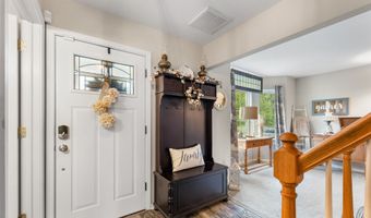 48 Poplar St, Beachwood, NJ 08722