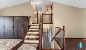 1600 E Liberty Cir, Brandon, SD 57005
