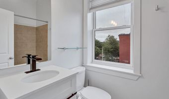 1240 4TH St NW 300, Washington, DC 20001