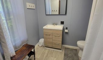 60 Summit St, Baileyville, ME 04694