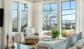 30 Walcott Ave, Jamestown, RI 02835