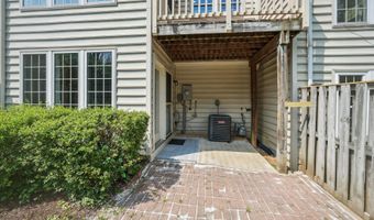 518 WINDING ROSE Dr, Rockville, MD 20850