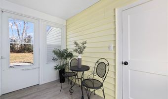 17 Loring St, Cranston, RI 02920