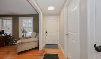 2 Deer Run Cir, Arundel, ME 04046