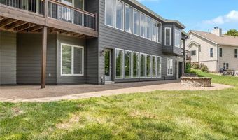 924 Forest Lake Ct, Ballwin, MO 63021