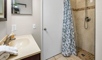 480 Kenolio Rd 12-201, Kihei, HI 96753