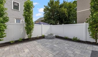 40 Atlantic St, Newport, RI 02840