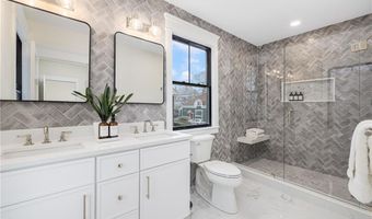 7 Champlin St, Newport, RI 02840