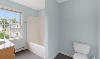 211 Oak St, Bath, ME 04530