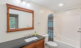 67 E West Ln, Belgrade, ME 04917