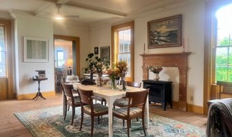 382 S Main St, Alburgh, VT 05440