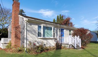 17 Wood Rd, Middletown, RI 02842