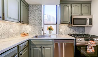 4808 MOORLAND Ln 711, Bethesda, MD 20814