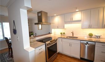 49 Seabreeze Ln 49, Bristol, RI 02809