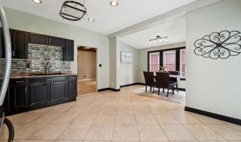 1325 N ONEIDA St, Appleton, WI 54911