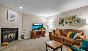 88 Breezewood Cmn, Amherst, NY 14051