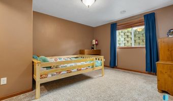 2413 E Trevino Ln, Brandon, SD 57005