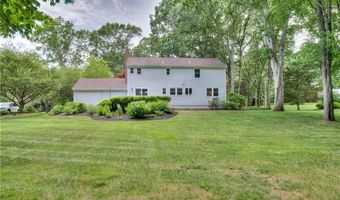 22 Pine Top Rd, Barrington, RI 02806