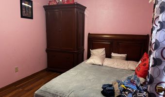529 Meadows Edge Ln, Indianapolis, IN 46217